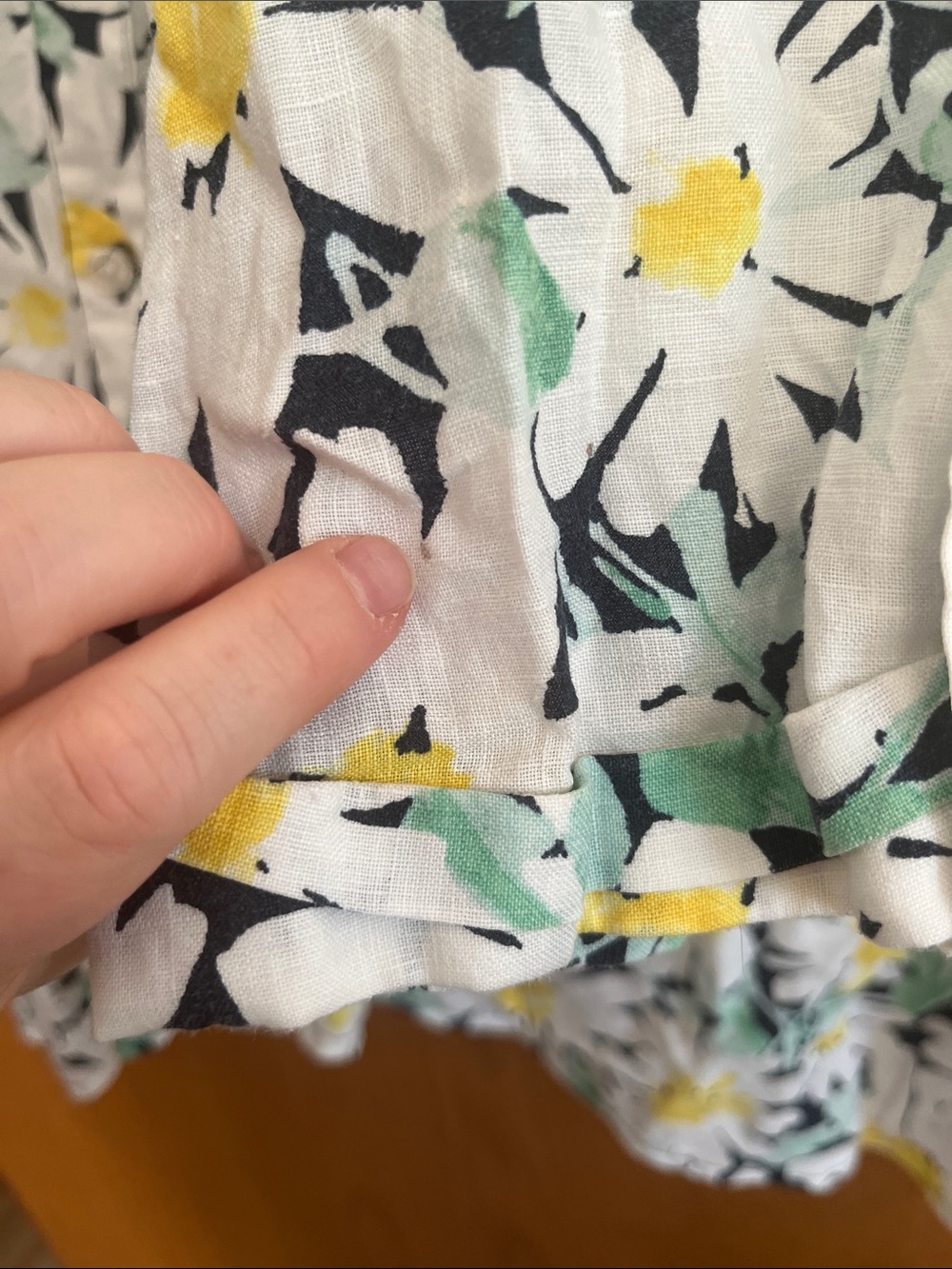 Jones New York Linen Daisy Print Blouse View 6